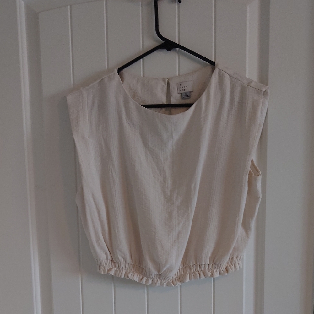 NWOT A New Day Top